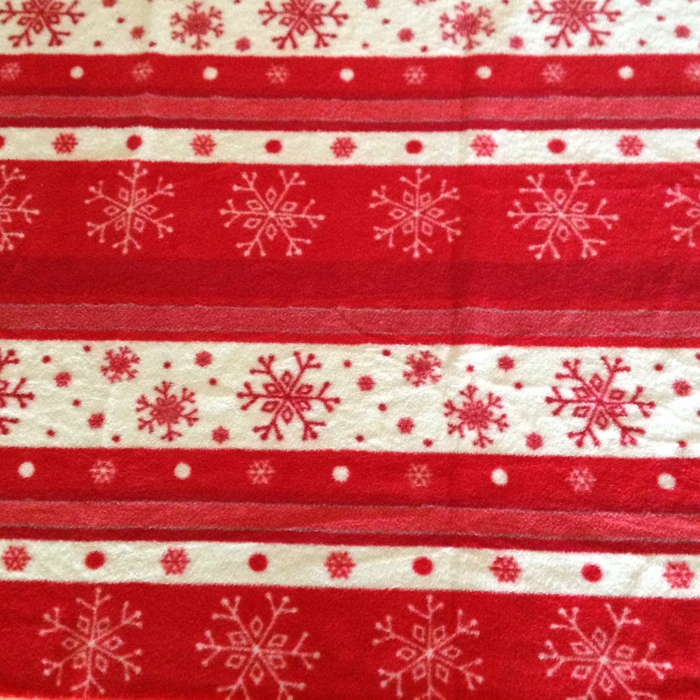 Red throw/lap blanket - Picture 4 of 4